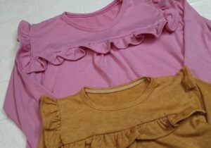 Remera modal lisa con volados